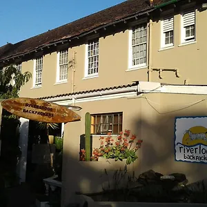 riverlodge-backpackers.hotels-capetown.com/
